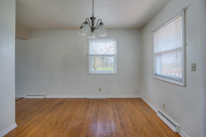 1712 Manchester, SOUTH BELOIT, Illinois 61080, ,3 - 4 Units,For Sale,Manchester,202602080