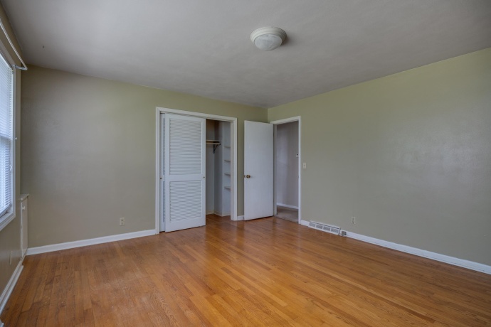 1712 Manchester, SOUTH BELOIT, Illinois 61080, ,3 - 4 Units,For Sale,Manchester,202602080
