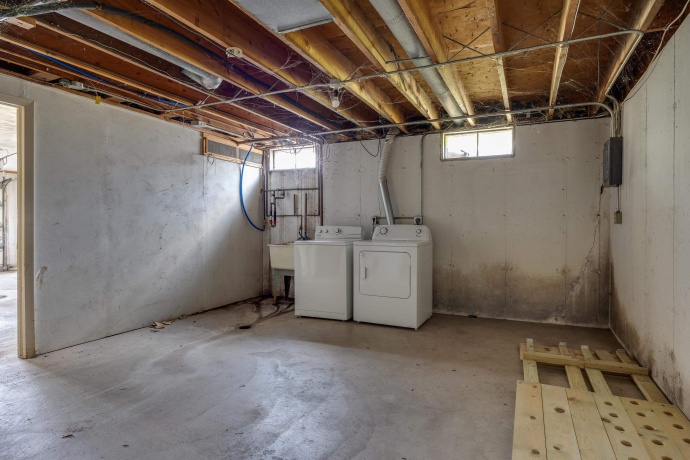 1712 Manchester, SOUTH BELOIT, Illinois 61080, ,3 - 4 Units,For Sale,Manchester,202602080