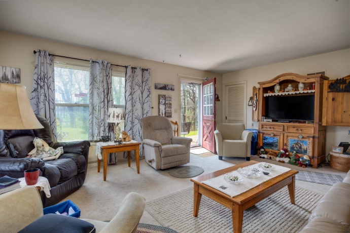 1712 Manchester, SOUTH BELOIT, Illinois 61080, ,3 - 4 Units,For Sale,Manchester,202602080