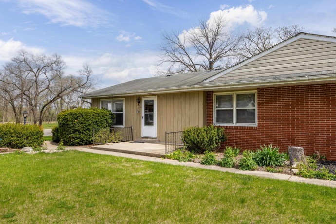 1712 Manchester, SOUTH BELOIT, Illinois 61080, ,3 - 4 Units,For Sale,Manchester,202602080