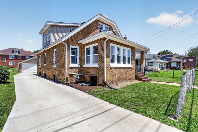 1119 Montague, ROCKFORD, Illinois 61102, 4 Bedrooms Bedrooms, ,1 BathroomBathrooms,House,For Sale,Montague,202604156