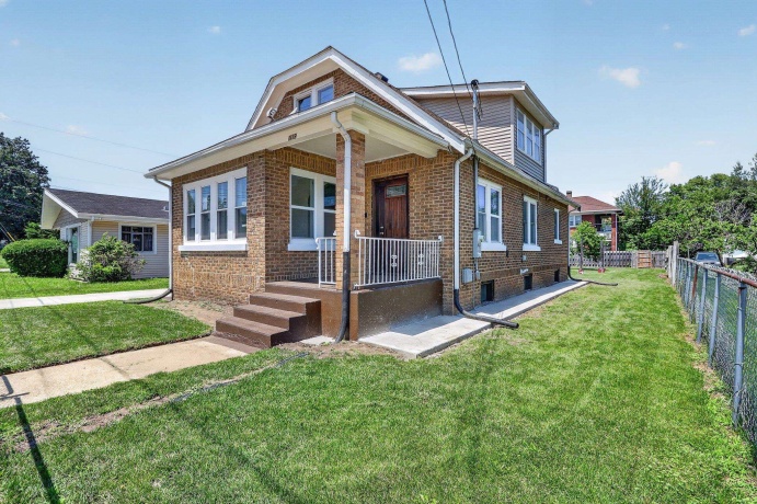 1119 Montague, ROCKFORD, Illinois 61102, 4 Bedrooms Bedrooms, ,1 BathroomBathrooms,House,For Sale,Montague,202604156