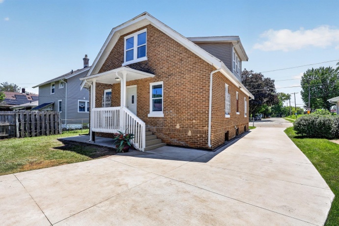 1119 Montague, ROCKFORD, Illinois 61102, 4 Bedrooms Bedrooms, ,1 BathroomBathrooms,House,For Sale,Montague,202604156