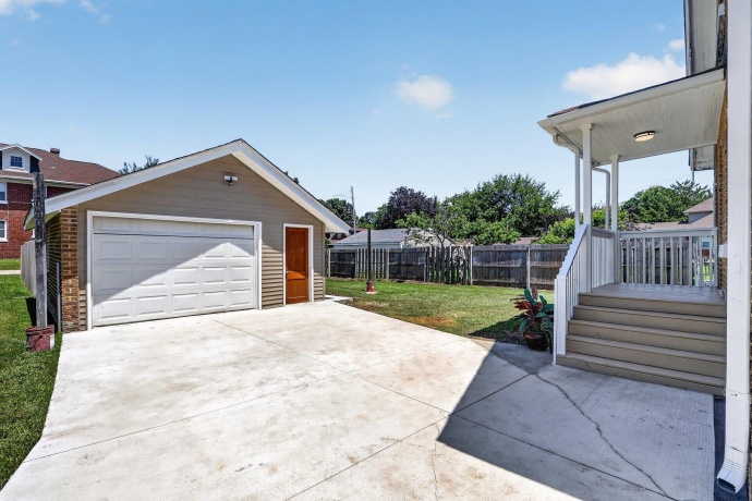 1119 Montague, ROCKFORD, Illinois 61102, 4 Bedrooms Bedrooms, ,1 BathroomBathrooms,House,For Sale,Montague,202604156