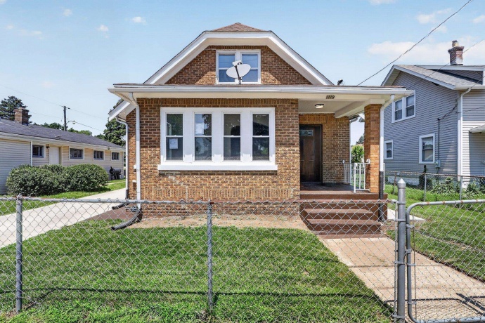 1119 Montague, ROCKFORD, Illinois 61102, 4 Bedrooms Bedrooms, ,1 BathroomBathrooms,House,For Sale,Montague,202604156
