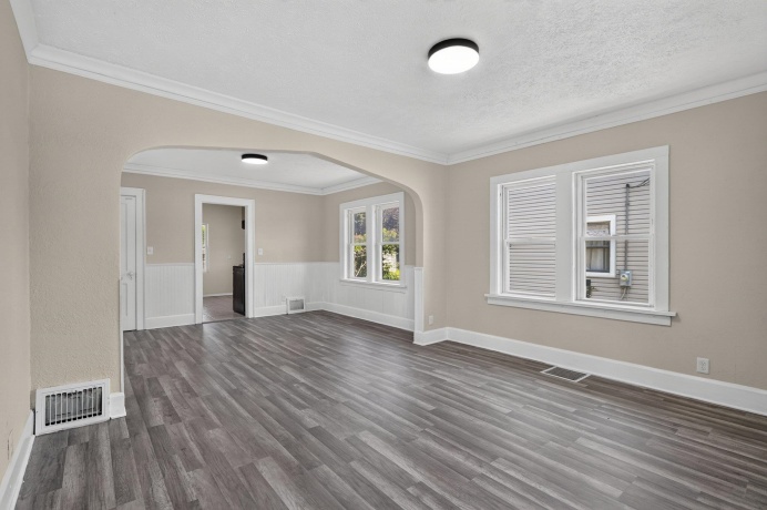 1119 Montague, ROCKFORD, Illinois 61102, 4 Bedrooms Bedrooms, ,1 BathroomBathrooms,House,For Sale,Montague,202604156