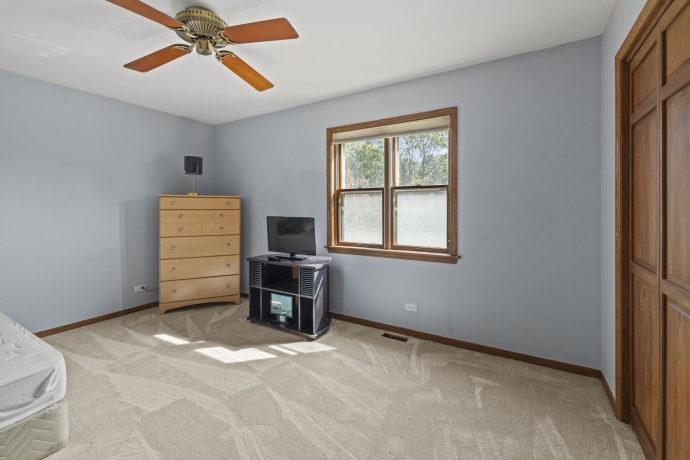 1300 Wolff Aven, ELGIN, Illinois 60123, 4 Bedrooms Bedrooms, ,2 BathroomsBathrooms,House,For Sale,Wolff Aven,202604157