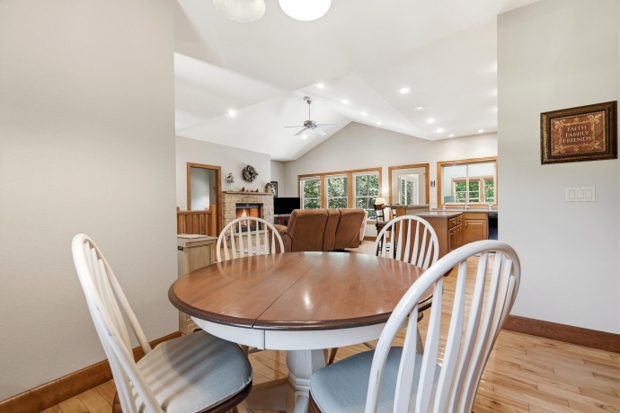 4 Acorn, GALENA, Illinois 61036, 4 Bedrooms Bedrooms, ,3 BathroomsBathrooms,House,For Sale,Acorn,202604158