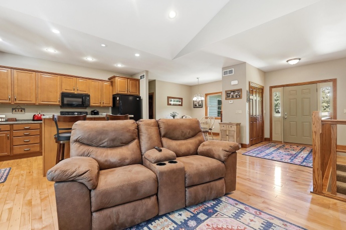 4 Acorn, GALENA, Illinois 61036, 4 Bedrooms Bedrooms, ,3 BathroomsBathrooms,House,For Sale,Acorn,202604158