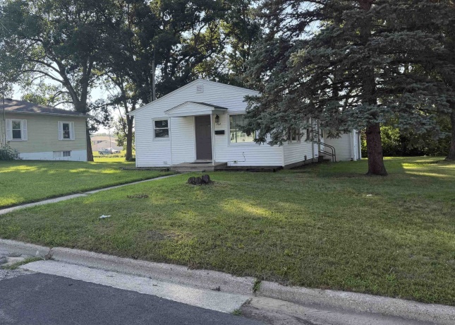 902 Hayes, SOUTH BELOIT, Illinois 61080, 2 Bedrooms Bedrooms, ,1 BathroomBathrooms,House,For Sale,Hayes,202604159
