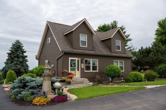 11385 US Route 20 East, STOCKTON, Illinois 61085, 4 Bedrooms Bedrooms, ,1 BathroomBathrooms,House,For Sale,US Route 20 East,202604160