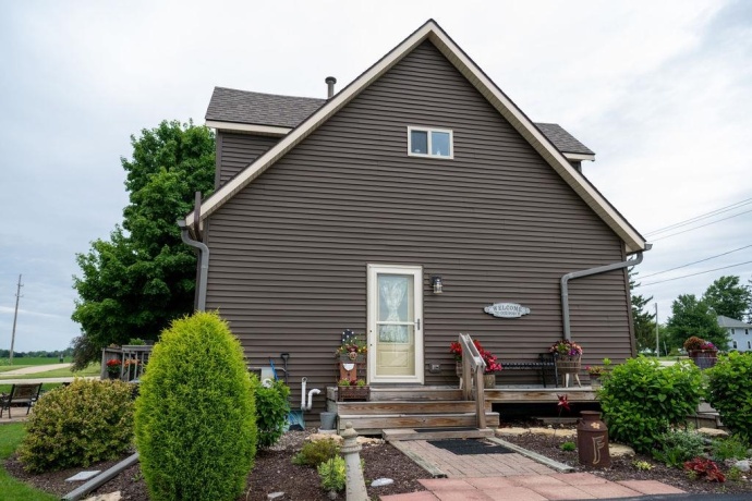 11385 US Route 20 East, STOCKTON, Illinois 61085, 4 Bedrooms Bedrooms, ,1 BathroomBathrooms,House,For Sale,US Route 20 East,202604160