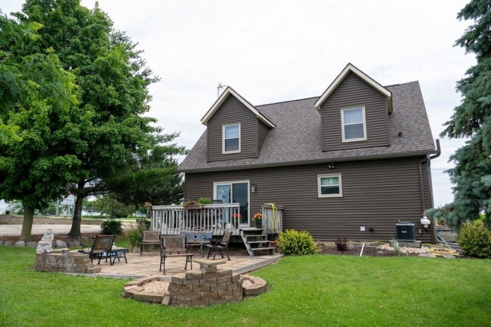 11385 US Route 20 East, STOCKTON, Illinois 61085, 4 Bedrooms Bedrooms, ,1 BathroomBathrooms,House,For Sale,US Route 20 East,202604160