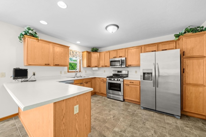 219 Acorn, POPLAR GROVE, Illinois 61065, 3 Bedrooms Bedrooms, ,2 BathroomsBathrooms,House,For Sale,Acorn,202604162