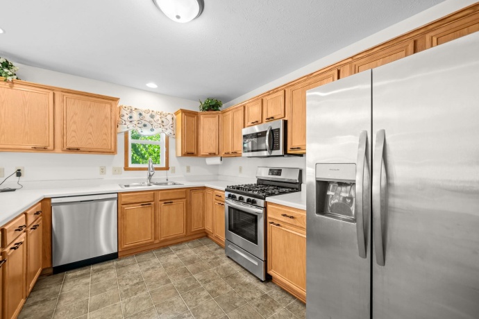 219 Acorn, POPLAR GROVE, Illinois 61065, 3 Bedrooms Bedrooms, ,2 BathroomsBathrooms,House,For Sale,Acorn,202604162