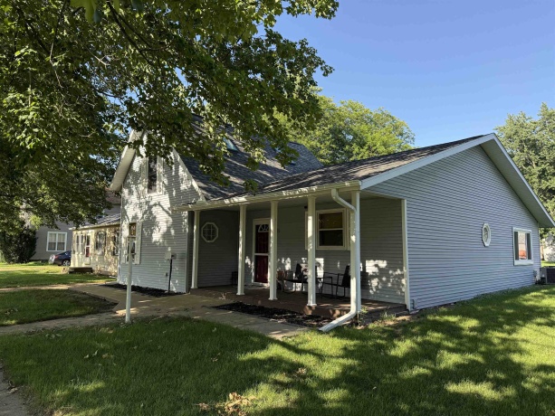 805 5th, OREGON, Illinois 61061, 2 Bedrooms Bedrooms, ,2 BathroomsBathrooms,House,For Sale,5th,202604163