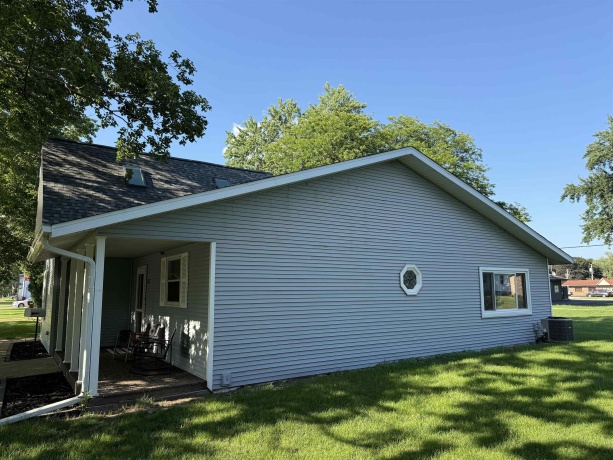 805 5th, OREGON, Illinois 61061, 2 Bedrooms Bedrooms, ,2 BathroomsBathrooms,House,For Sale,5th,202604163