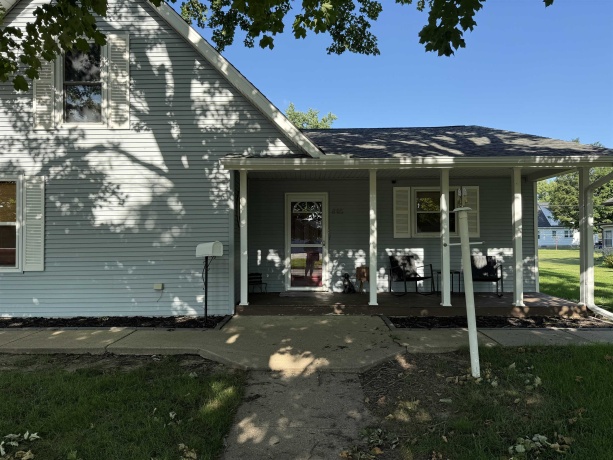 805 5th, OREGON, Illinois 61061, 2 Bedrooms Bedrooms, ,2 BathroomsBathrooms,House,For Sale,5th,202604163