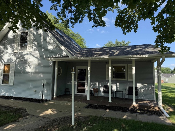 805 5th, OREGON, Illinois 61061, 2 Bedrooms Bedrooms, ,2 BathroomsBathrooms,House,For Sale,5th,202604163