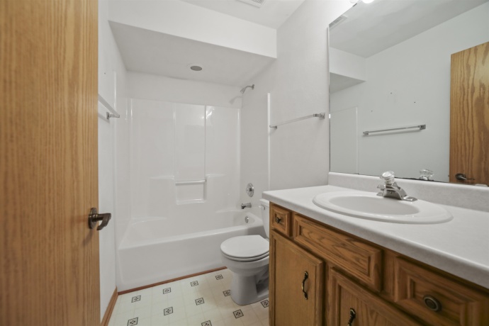 5939 Chestnut, ROSCOE, Illinois 61073, 3 Bedrooms Bedrooms, ,2 BathroomsBathrooms,House,For Sale,Chestnut,202604165