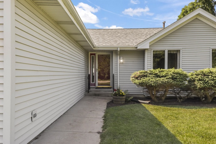 5939 Chestnut, ROSCOE, Illinois 61073, 3 Bedrooms Bedrooms, ,2 BathroomsBathrooms,House,For Sale,Chestnut,202604165