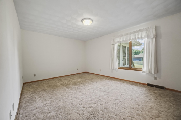 5939 Chestnut, ROSCOE, Illinois 61073, 3 Bedrooms Bedrooms, ,2 BathroomsBathrooms,House,For Sale,Chestnut,202604165