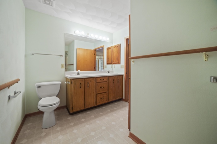 5939 Chestnut, ROSCOE, Illinois 61073, 3 Bedrooms Bedrooms, ,2 BathroomsBathrooms,House,For Sale,Chestnut,202604165