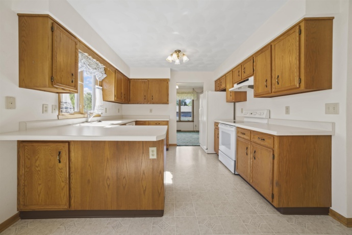 5939 Chestnut, ROSCOE, Illinois 61073, 3 Bedrooms Bedrooms, ,2 BathroomsBathrooms,House,For Sale,Chestnut,202604165