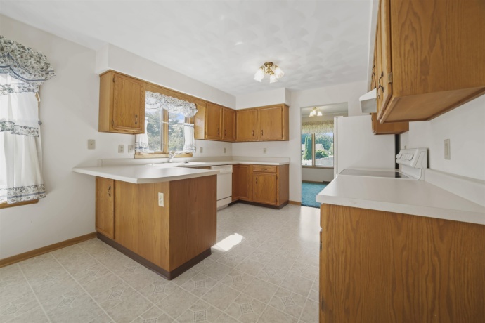5939 Chestnut, ROSCOE, Illinois 61073, 3 Bedrooms Bedrooms, ,2 BathroomsBathrooms,House,For Sale,Chestnut,202604165