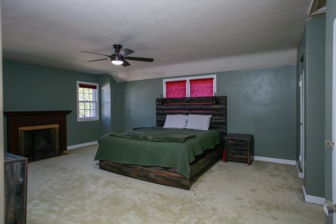 1325 Lincoln, FREEPORT, Illinois 61032, 3 Bedrooms Bedrooms, ,2 BathroomsBathrooms,House,For Sale,Lincoln,202603961