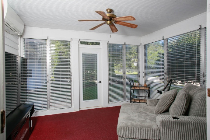 1325 Lincoln, FREEPORT, Illinois 61032, 3 Bedrooms Bedrooms, ,2 BathroomsBathrooms,House,For Sale,Lincoln,202603961