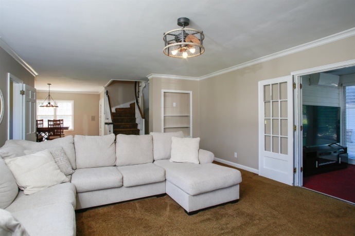 1325 Lincoln, FREEPORT, Illinois 61032, 3 Bedrooms Bedrooms, ,2 BathroomsBathrooms,House,For Sale,Lincoln,202603961