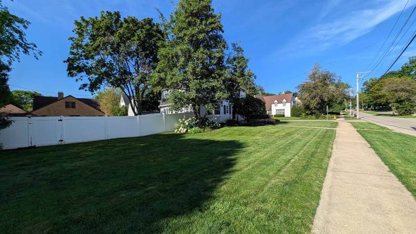 1325 Lincoln, FREEPORT, Illinois 61032, 3 Bedrooms Bedrooms, ,2 BathroomsBathrooms,House,For Sale,Lincoln,202603961