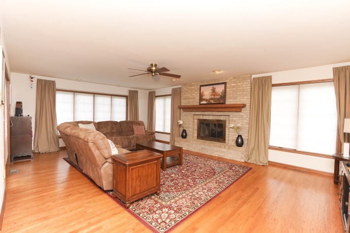 520 Schauer, ROCKFORD, Illinois 61107, 4 Bedrooms Bedrooms, ,4 BathroomsBathrooms,House,For Sale,Schauer,202604171