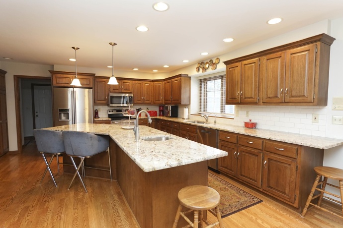 520 Schauer, ROCKFORD, Illinois 61107, 4 Bedrooms Bedrooms, ,4 BathroomsBathrooms,House,For Sale,Schauer,202604171
