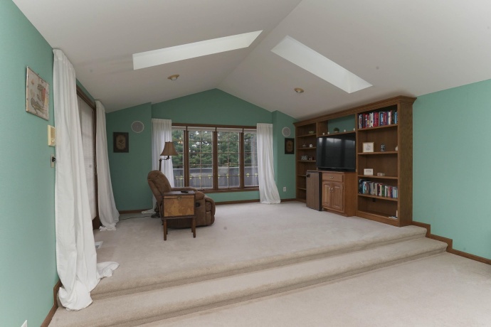 520 Schauer, ROCKFORD, Illinois 61107, 4 Bedrooms Bedrooms, ,4 BathroomsBathrooms,House,For Sale,Schauer,202604171