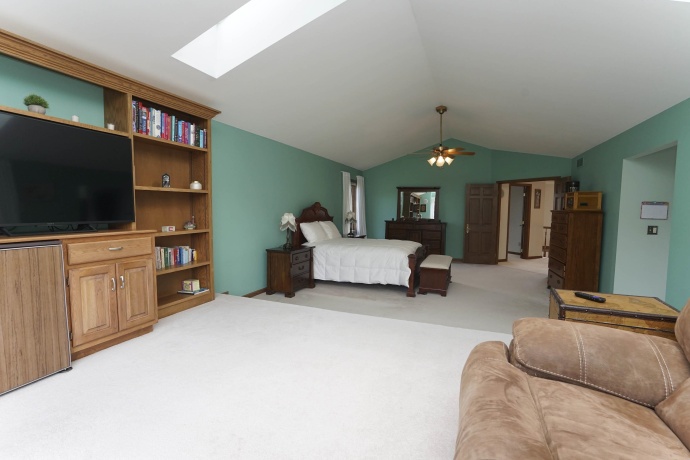 520 Schauer, ROCKFORD, Illinois 61107, 4 Bedrooms Bedrooms, ,4 BathroomsBathrooms,House,For Sale,Schauer,202604171