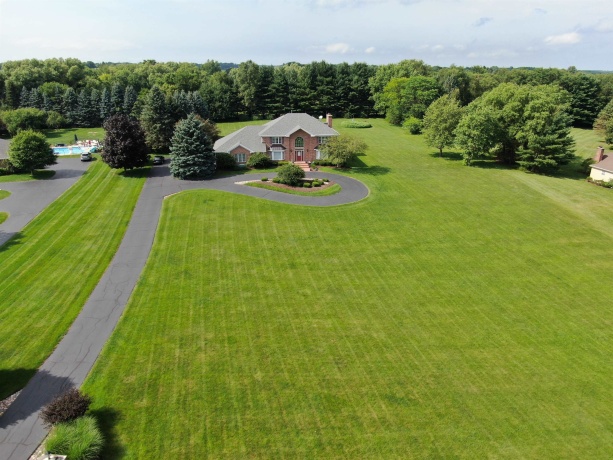 520 Schauer, ROCKFORD, Illinois 61107, 4 Bedrooms Bedrooms, ,4 BathroomsBathrooms,House,For Sale,Schauer,202604171