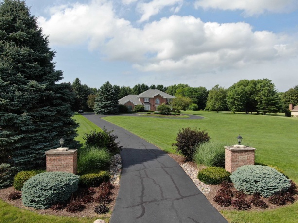 520 Schauer, ROCKFORD, Illinois 61107, 4 Bedrooms Bedrooms, ,4 BathroomsBathrooms,House,For Sale,Schauer,202604171