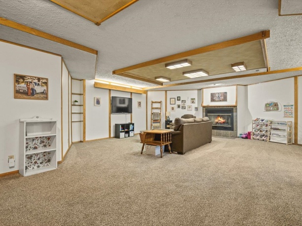 2085 Lake Summerset, DAVIS, Illinois 61019, 6 Bedrooms Bedrooms, ,3 BathroomsBathrooms,House,For Sale,Lake Summerset,202604172