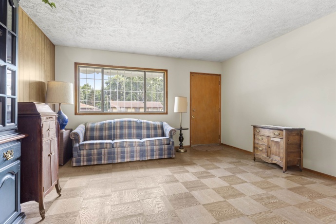 2112 Maple, LOVES PARK, Illinois 61111, 3 Bedrooms Bedrooms, ,1 BathroomBathrooms,House,For Sale,Maple,202604173