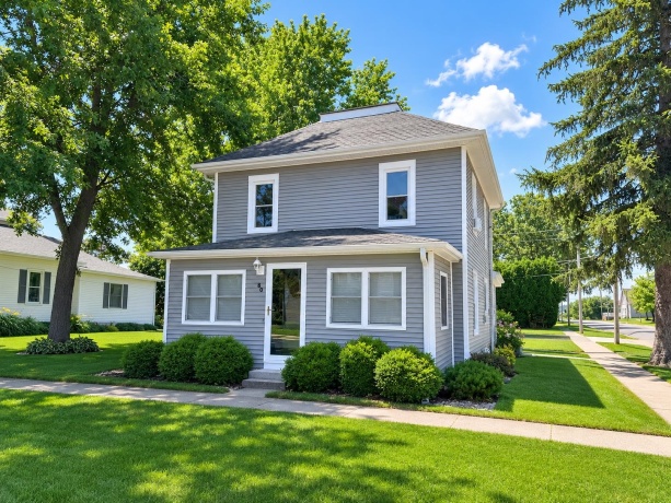 80 Snow, Chadwick, Illinois 61014, 3 Bedrooms Bedrooms, ,1 BathroomBathrooms,House,For Sale,Snow,202604185