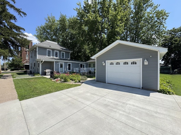 80 Snow, Chadwick, Illinois 61014, 3 Bedrooms Bedrooms, ,1 BathroomBathrooms,House,For Sale,Snow,202604185