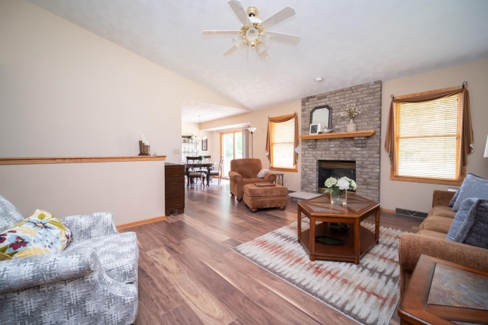 15328 WEDGEWOOD DR, SOUTH BELOIT, Illinois 61080, 3 Bedrooms Bedrooms, ,2 BathroomsBathrooms,House,For Sale,WEDGEWOOD DR,202604186