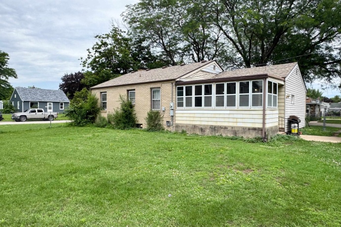 301 Junius, LOVES PARK, Illinois 61111, 3 Bedrooms Bedrooms, ,2 BathroomsBathrooms,House,For Sale,Junius,202604191
