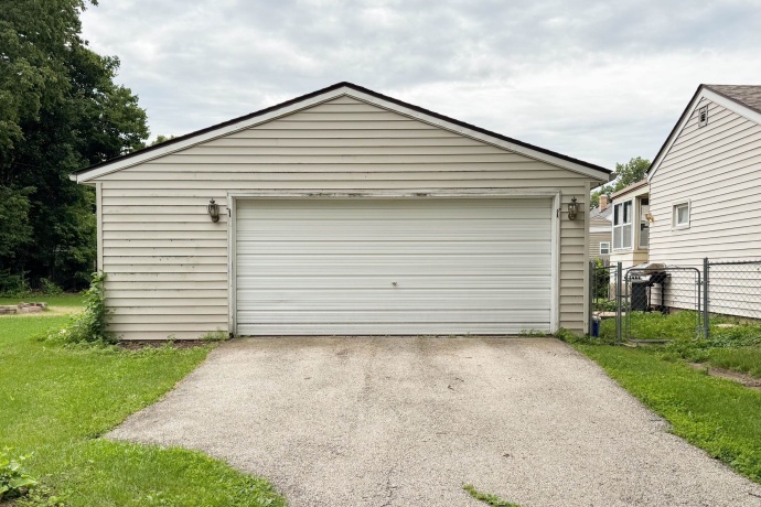 301 Junius, LOVES PARK, Illinois 61111, 3 Bedrooms Bedrooms, ,2 BathroomsBathrooms,House,For Sale,Junius,202604191