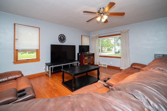 301 Junius, LOVES PARK, Illinois 61111, 3 Bedrooms Bedrooms, ,2 BathroomsBathrooms,House,For Sale,Junius,202604191