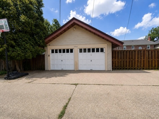 1916 Harlem, ROCKFORD, Illinois 61103, 4 Bedrooms Bedrooms, ,1 BathroomBathrooms,House,For Sale,Harlem,202604192