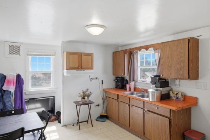 1723 4th, DIXON, Illinois 61021, 5 Bedrooms Bedrooms, ,2 BathroomsBathrooms,House,For Sale,4th,202604194